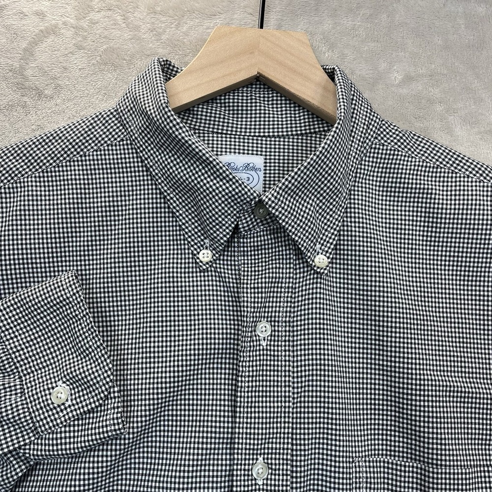 Vintage Brooks Brothers Makers Relaxed Fit Shirt Mens 17.5-3 Gingham Made in USA